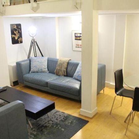 Central 2-Bed, 2-Bath Sanctuary Near Holborn Station, Covent Garden & West End ロンドン エクステリア 写真