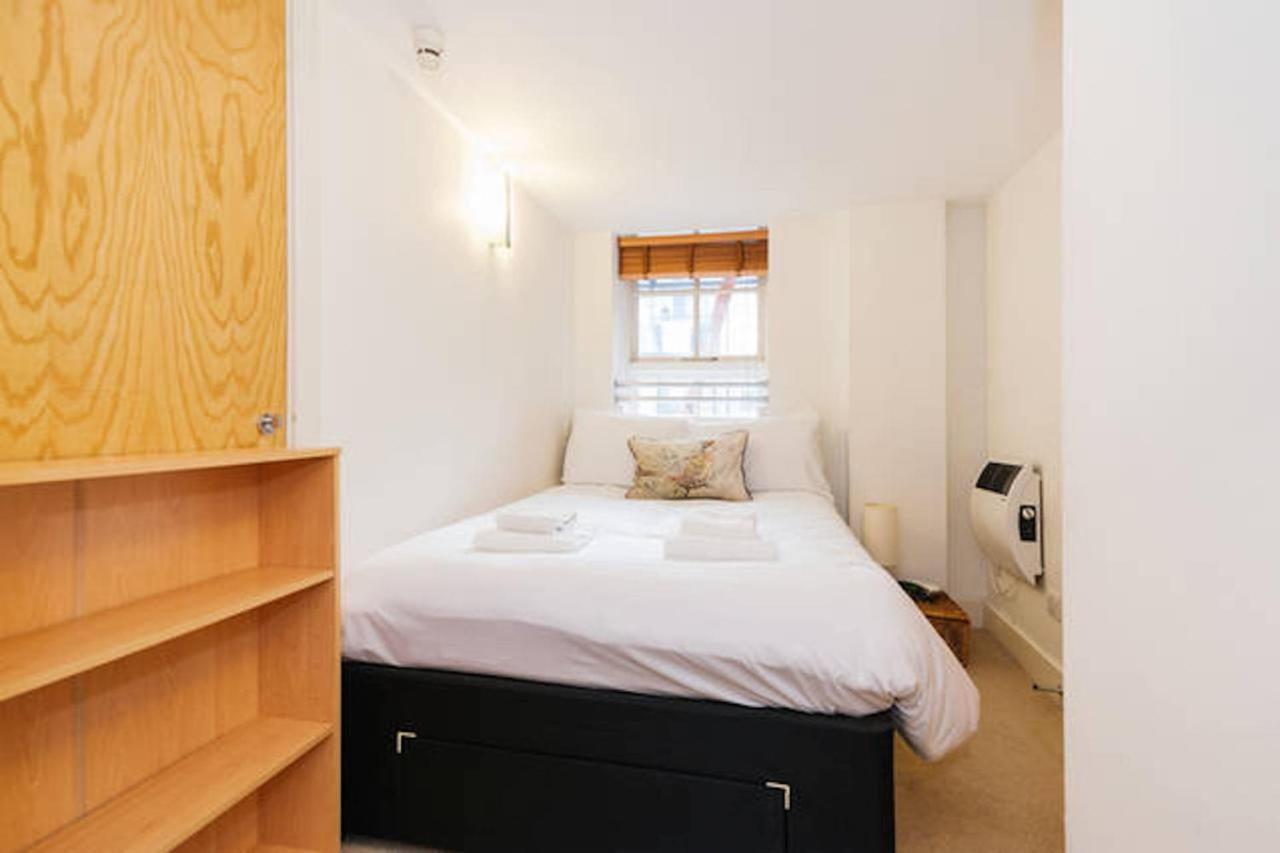 Central 2-Bed, 2-Bath Sanctuary Near Holborn Station, Covent Garden & West End ロンドン エクステリア 写真