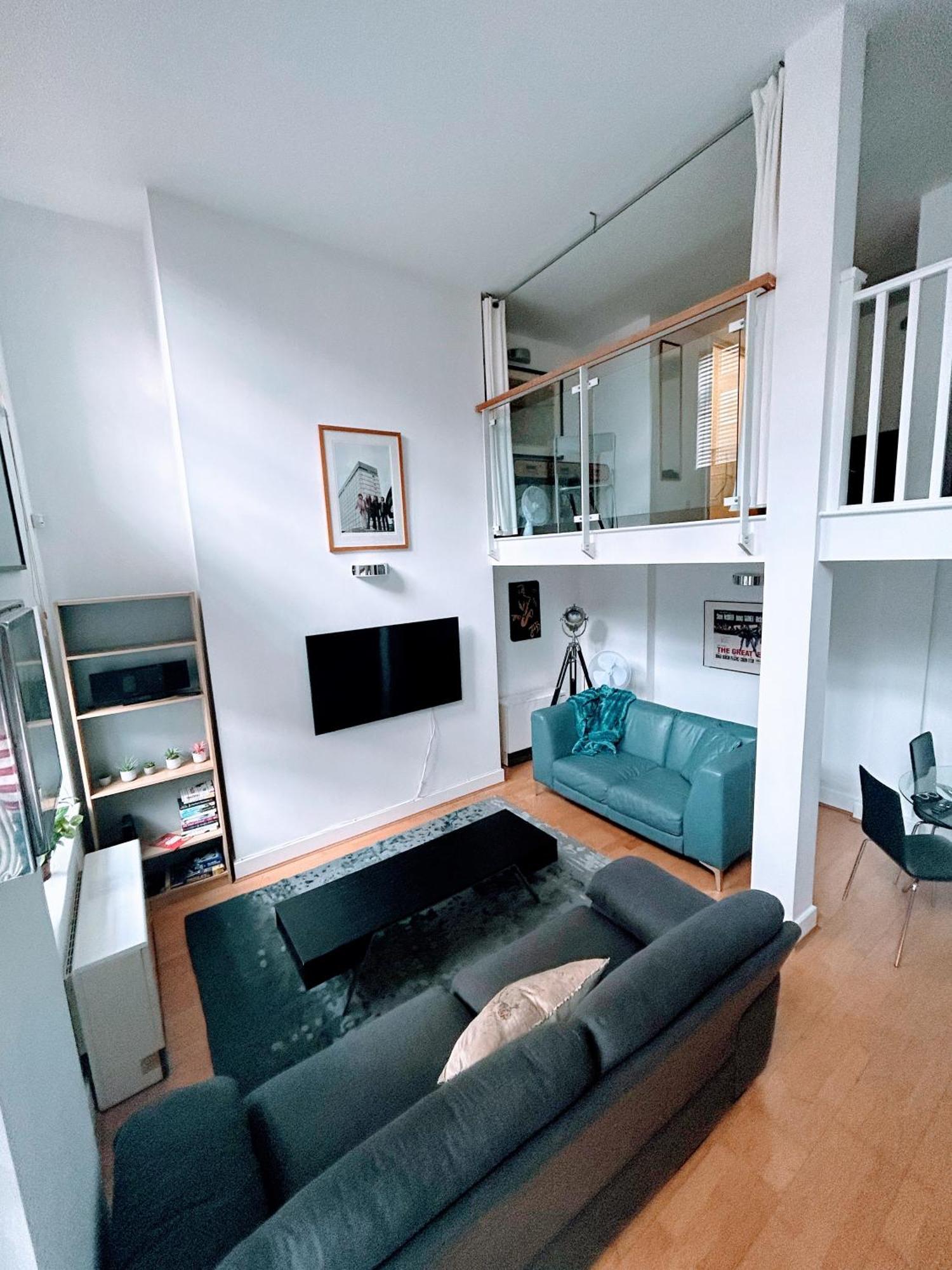 Central 2-Bed, 2-Bath Sanctuary Near Holborn Station, Covent Garden & West End ロンドン エクステリア 写真